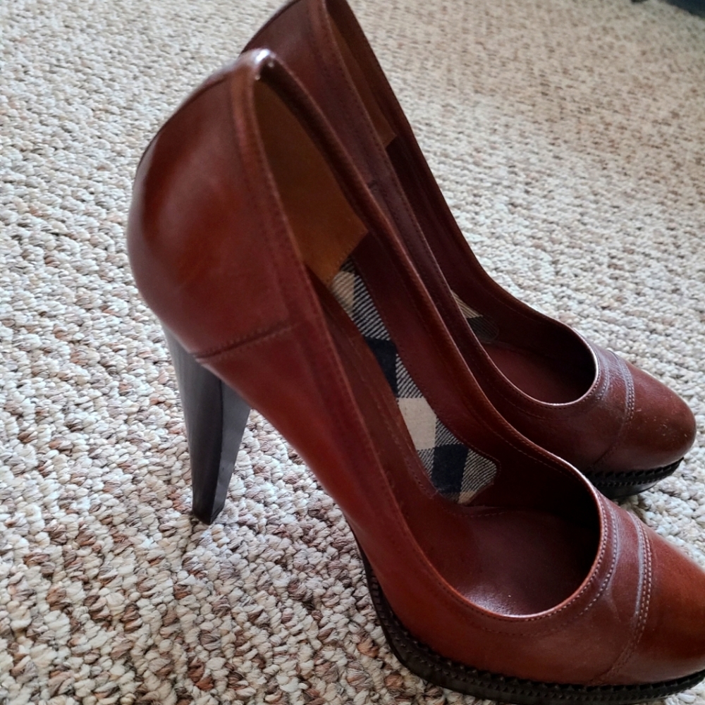 Burberry brown leather heals